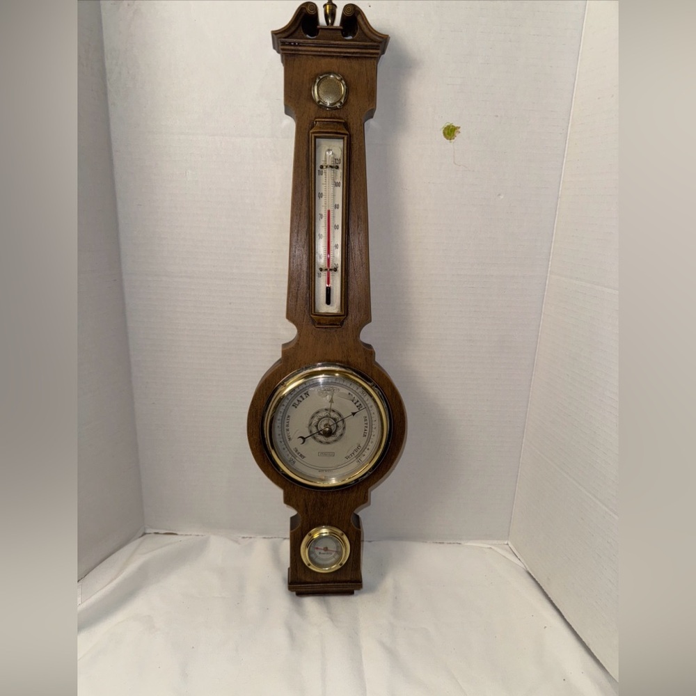 ~ Barometer USA Springfield Weather Temperature Humidity USA 1970s